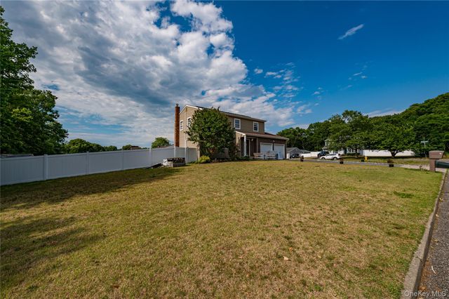 7 Howard Street, Selden, NY 11784