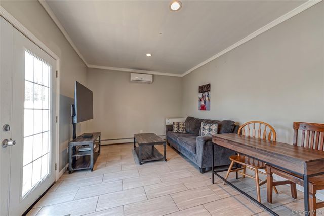 7 Howard Street, Selden, NY 11784