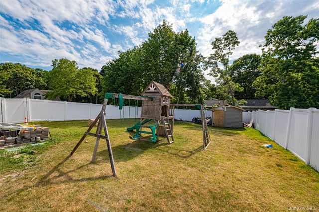 7 Howard Street, Selden, NY 11784