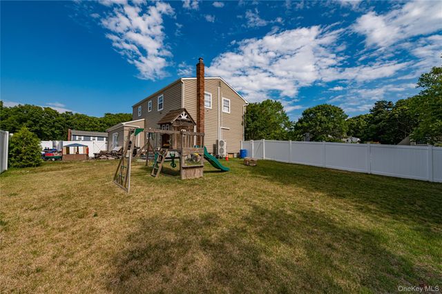 7 Howard Street, Selden, NY 11784