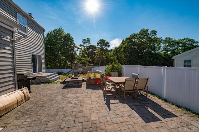7 Howard Street, Selden, NY 11784