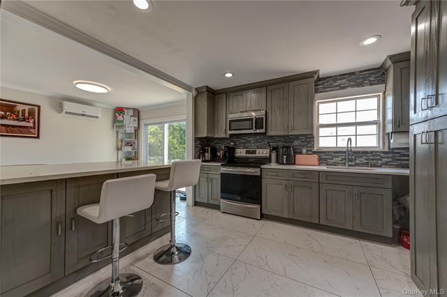 7 Howard Street, Selden, NY 11784