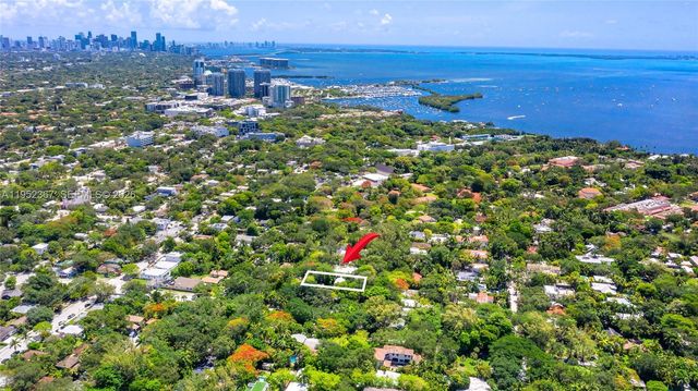 3569 Avocado Ave, Coconut Grove, FL 33133