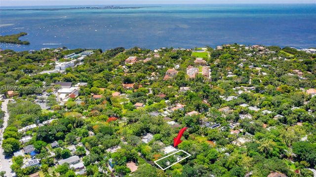 3569 Avocado Ave, Coconut Grove, FL 33133