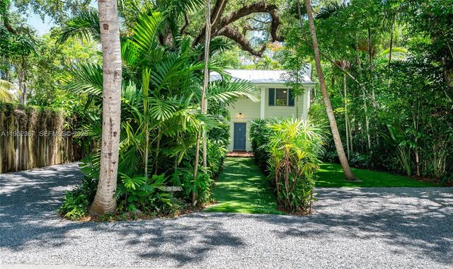 3569 Avocado Ave, Coconut Grove, FL 33133
