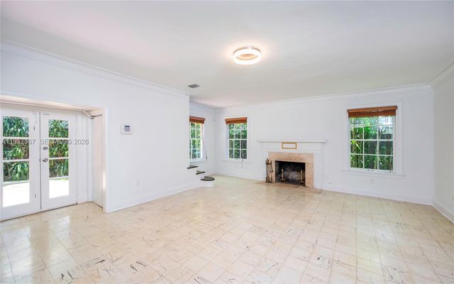 3569 Avocado Ave, Coconut Grove, FL 33133