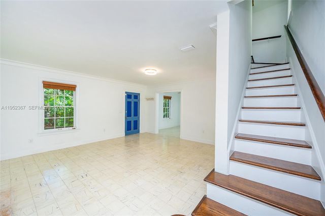 3569 Avocado Ave, Coconut Grove, FL 33133