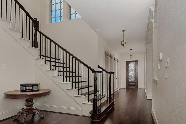 66 W Sawyer Ridge Drive, The Woodlands, TX 77389