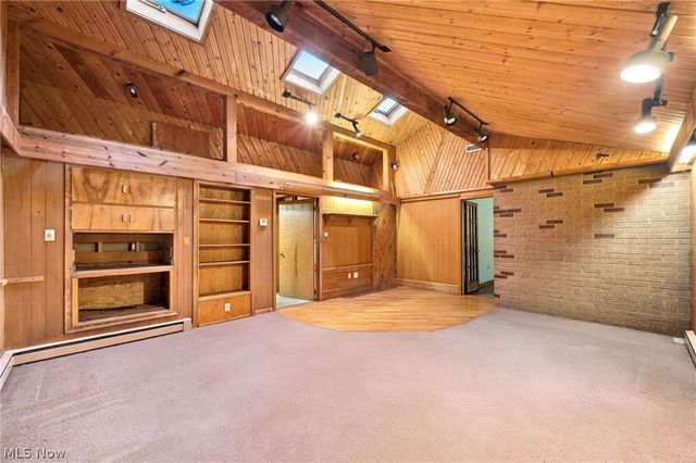 1365 Hillandale Drive, Bath, OH 44333