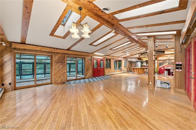 1365 Hillandale Drive, Bath, OH 44333