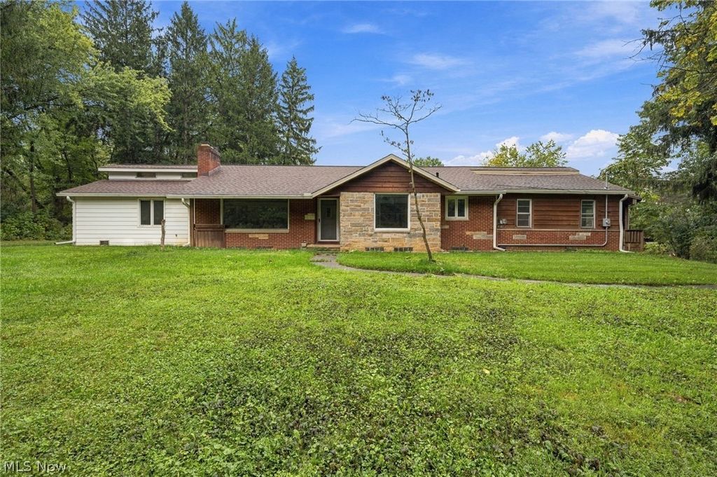 1365 Hillandale Drive, Bath, OH 44333