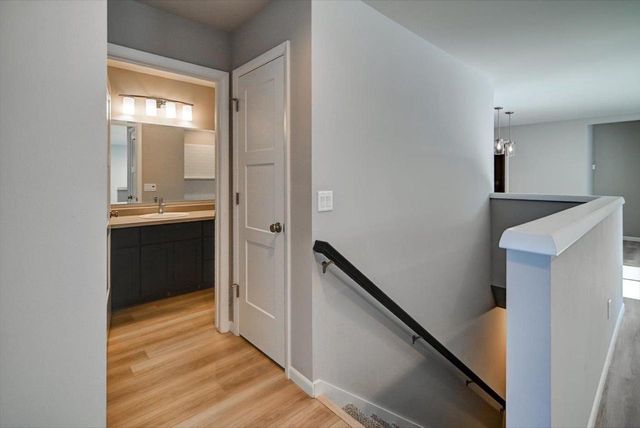 5949 Vintage Birch Way, Mcfarland, WI 53558