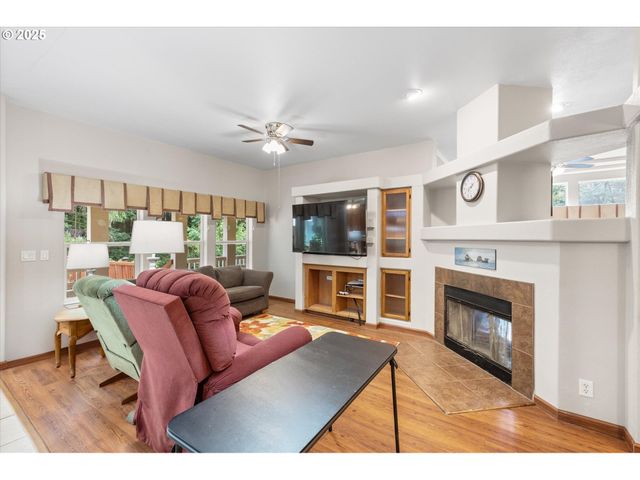 124 SOLO MEADOWS Ln, Longview, WA 98632