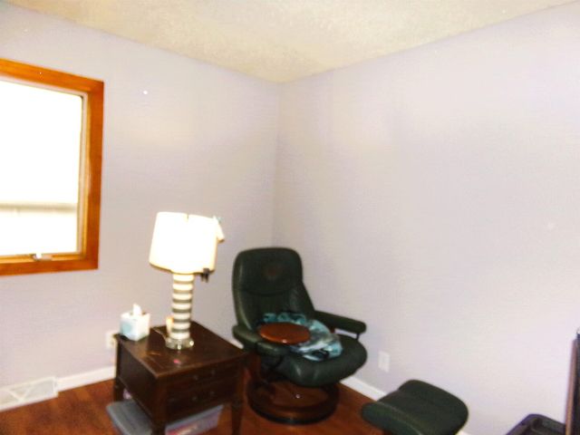 1521 Emerald Drive, Davenport, IA 52804