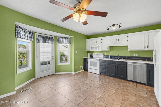265 Drake Dr, Shepherdsville, KY 40165