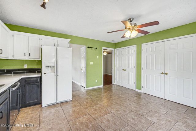 265 Drake Dr, Shepherdsville, KY 40165