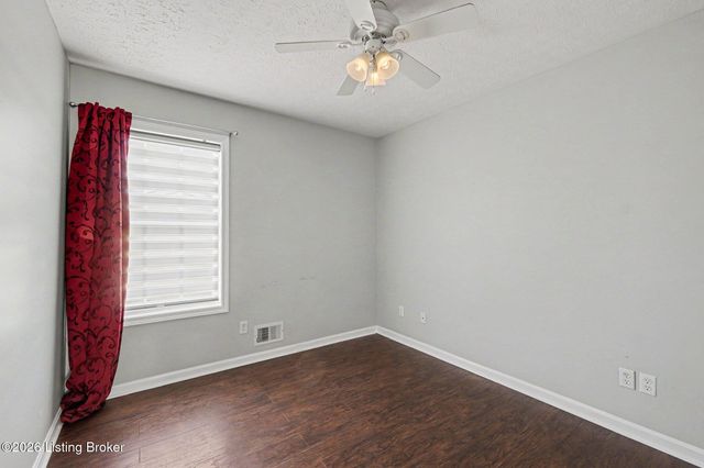 265 Drake Dr, Shepherdsville, KY 40165