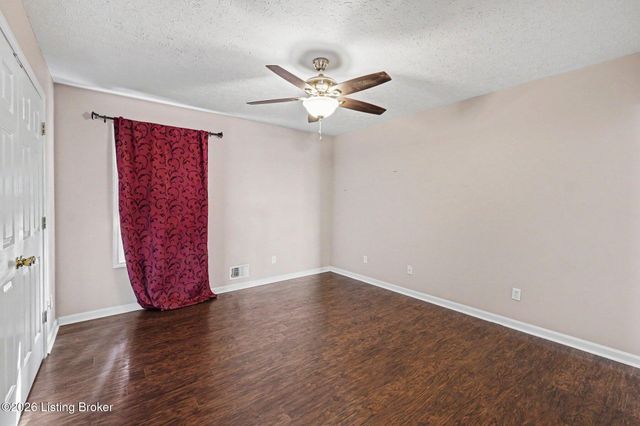 265 Drake Dr, Shepherdsville, KY 40165