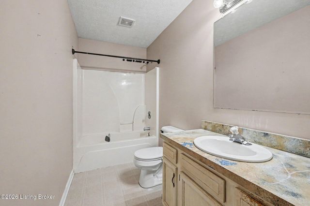265 Drake Dr, Shepherdsville, KY 40165