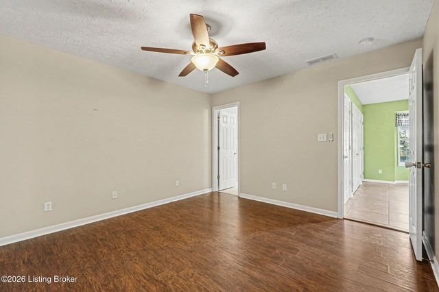 265 Drake Dr, Shepherdsville, KY 40165