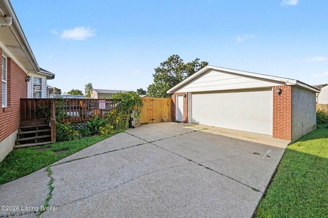 265 Drake Dr, Shepherdsville, KY 40165