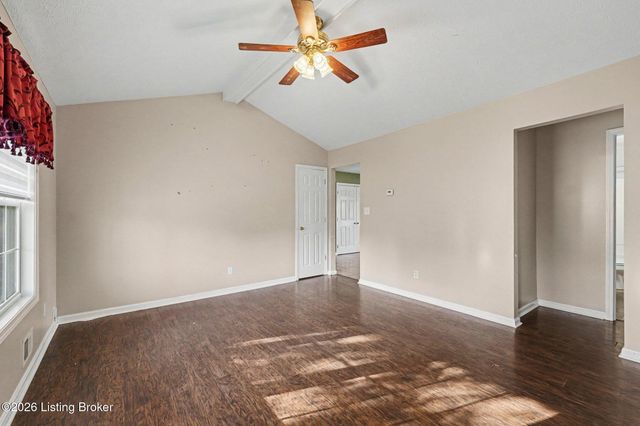 265 Drake Dr, Shepherdsville, KY 40165