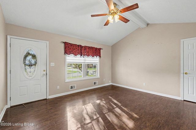 265 Drake Dr, Shepherdsville, KY 40165