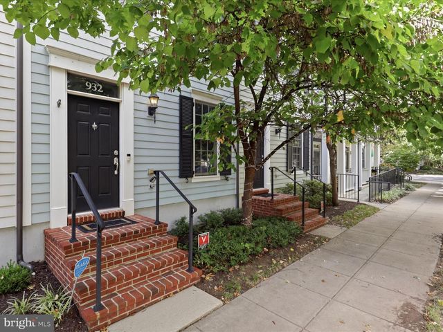 932 COLUMBUS ST N, Alexandria, VA 22314