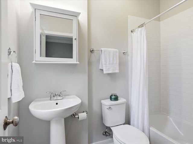 932 COLUMBUS ST N, Alexandria, VA 22314