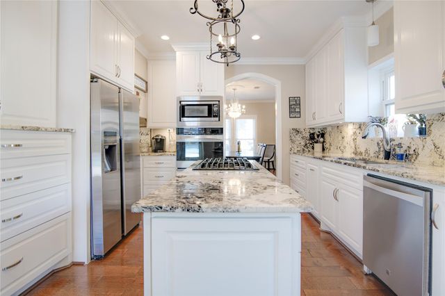 614 Olde Oaks Drive, Dickinson, TX 77539