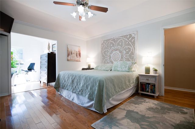 614 Olde Oaks Drive, Dickinson, TX 77539