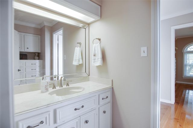 614 Olde Oaks Drive, Dickinson, TX 77539