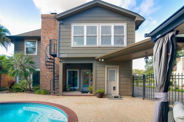 614 Olde Oaks Drive, Dickinson, TX 77539