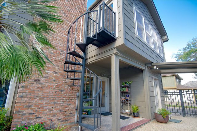 614 Olde Oaks Drive, Dickinson, TX 77539