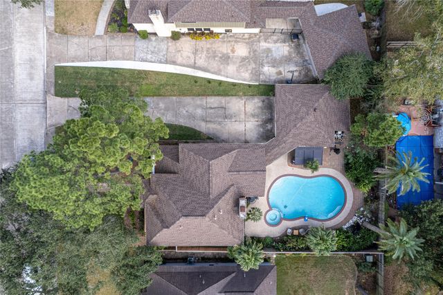 614 Olde Oaks Drive, Dickinson, TX 77539