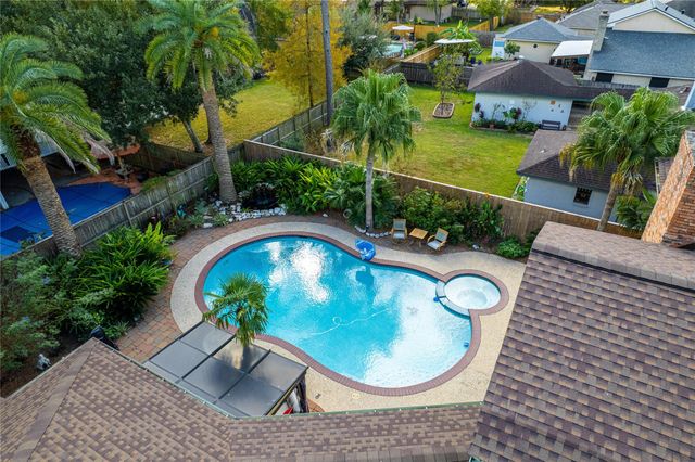 614 Olde Oaks Drive, Dickinson, TX 77539