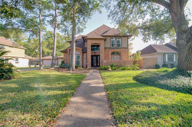 614 Olde Oaks Drive, Dickinson, TX 77539