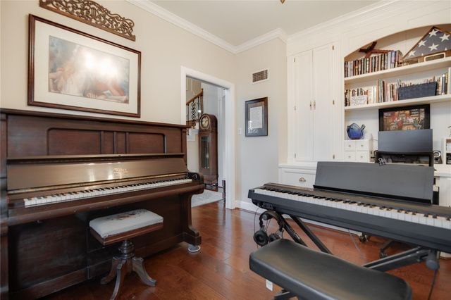 614 Olde Oaks Drive, Dickinson, TX 77539