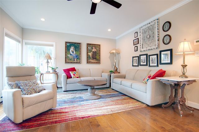 614 Olde Oaks Drive, Dickinson, TX 77539