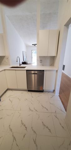 3180 PHLOX DRIVE, Palm Harbor, FL 34684