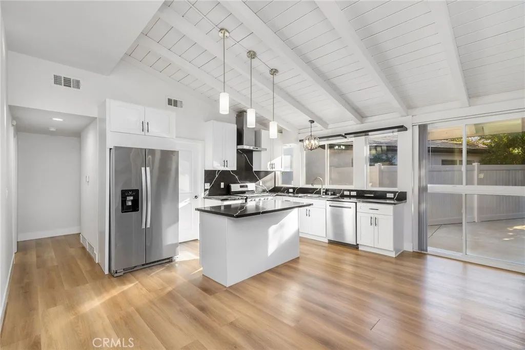 8341 Delco Avenue, Winnetka, CA 91306