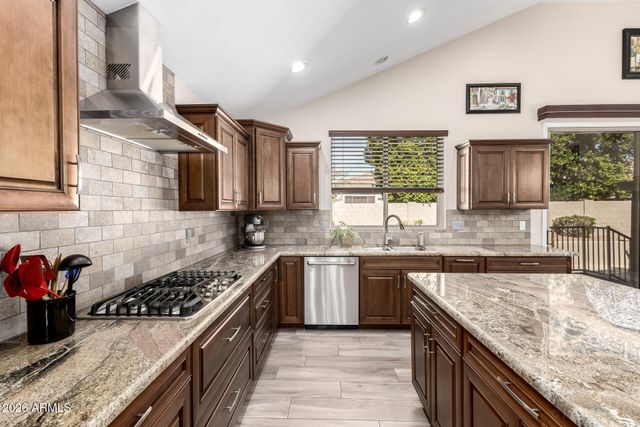 6926 W BRILES Road, Peoria, AZ 85383