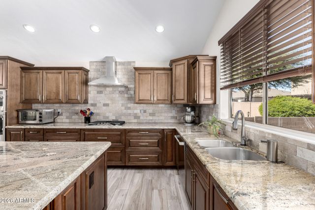 6926 W BRILES Road, Peoria, AZ 85383