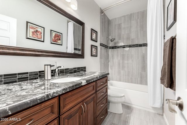 6926 W BRILES Road, Peoria, AZ 85383