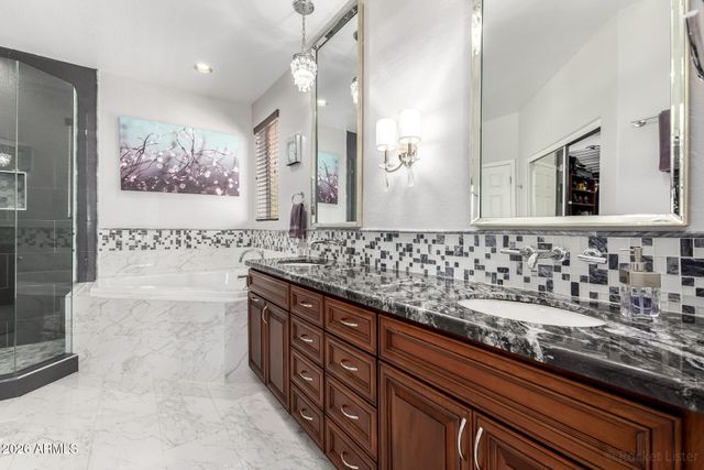 6926 W BRILES Road, Peoria, AZ 85383