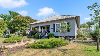 308 W Wallace ST, Llano, TX 78643