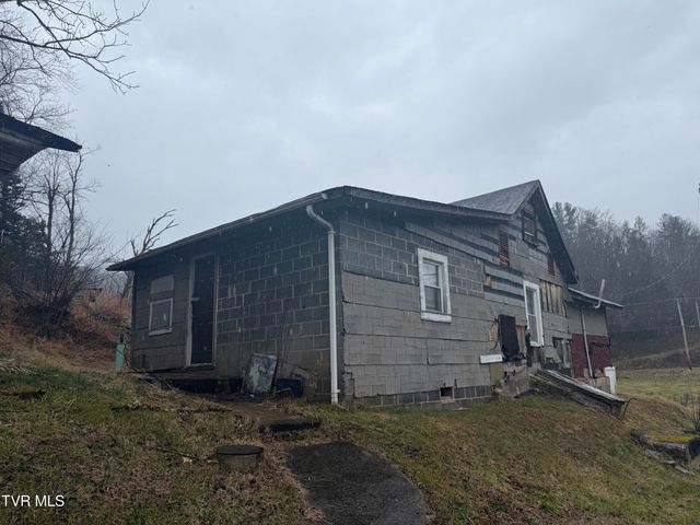 114 Pearl Bowers Road, Elizabethton, TN 37643