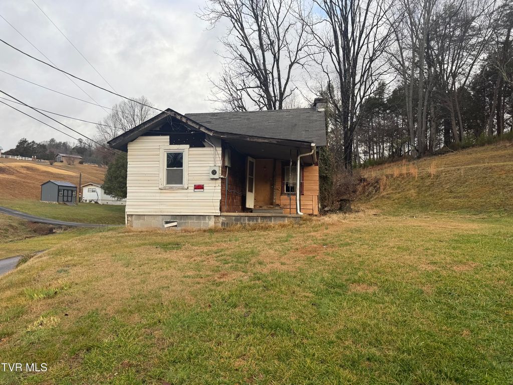 114 Pearl Bowers Road, Elizabethton, TN 37643