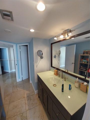 2333 Brickell Ave 602, Miami, FL 33129