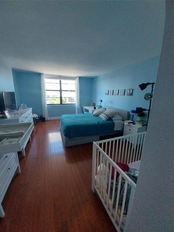 2333 Brickell Ave 602, Miami, FL 33129